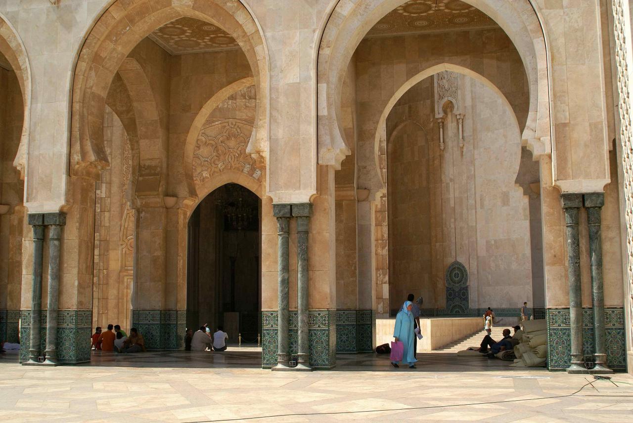 Vers la salle de prière