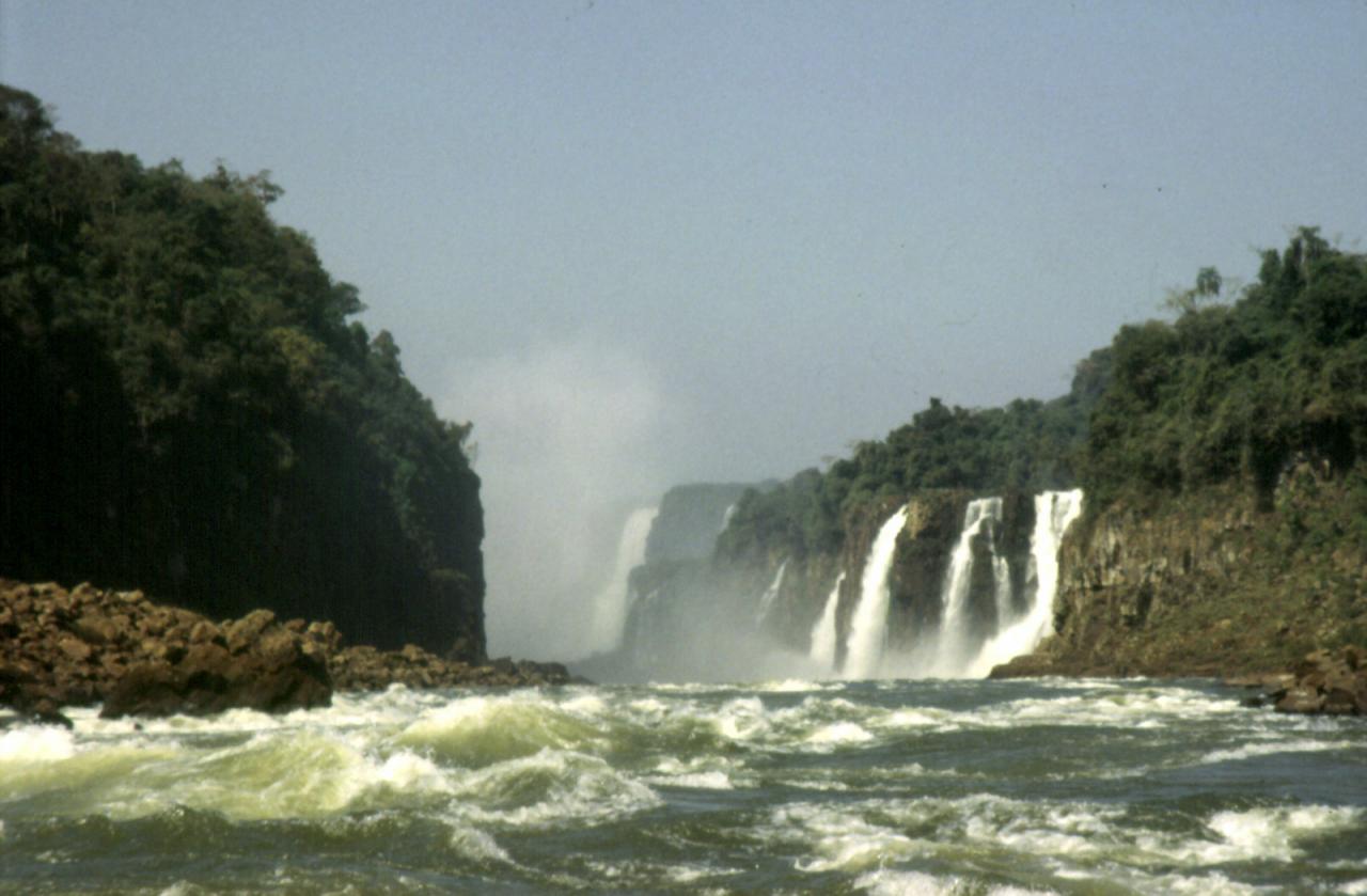 L'arrivée au bas des chutes